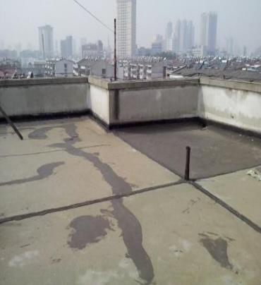 八步漏水维修 楼顶漏水是什么原因，楼顶漏水维修方法是什么?