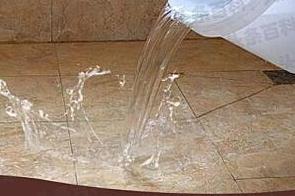 八步漏水维修 免砸砖防水材料该如何施工